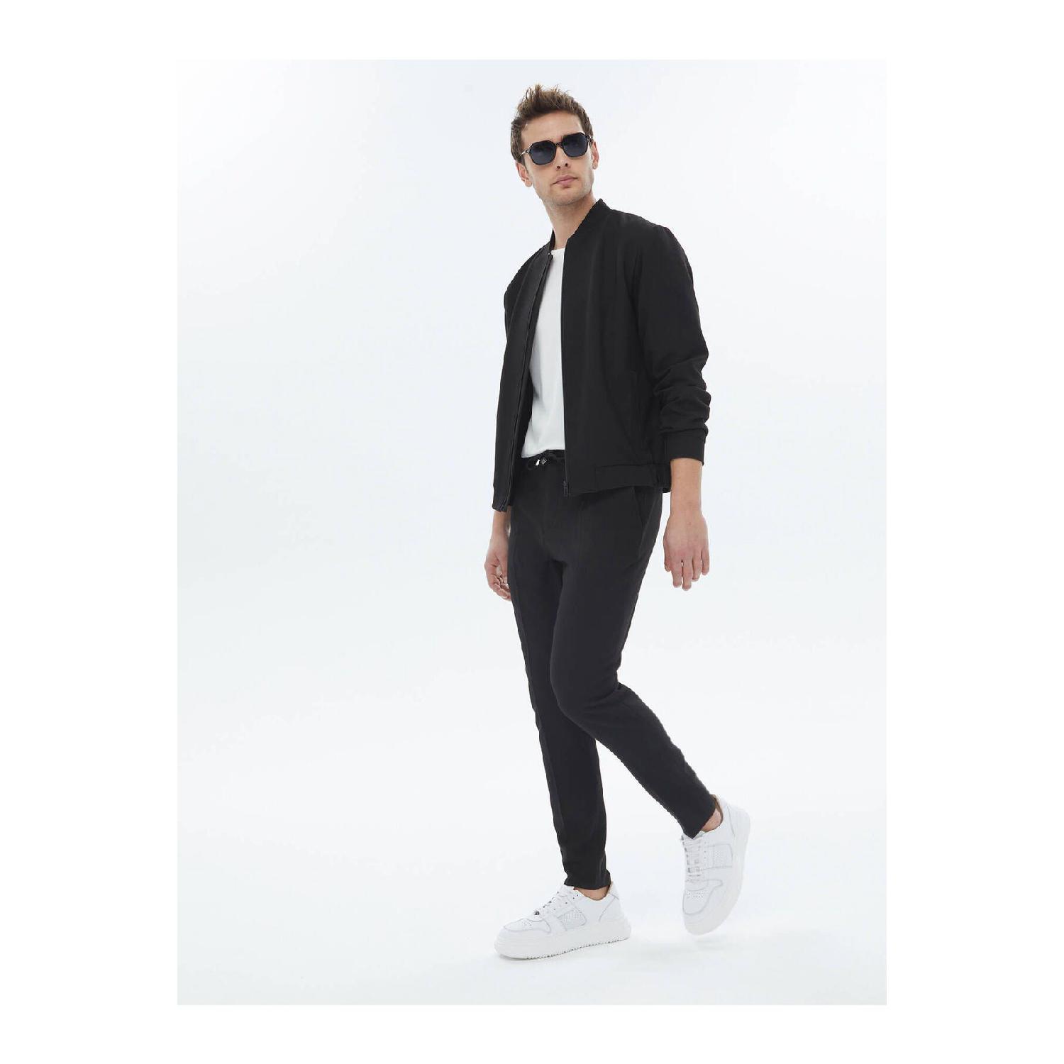

Black Plain Oversize Fit Suit 46
