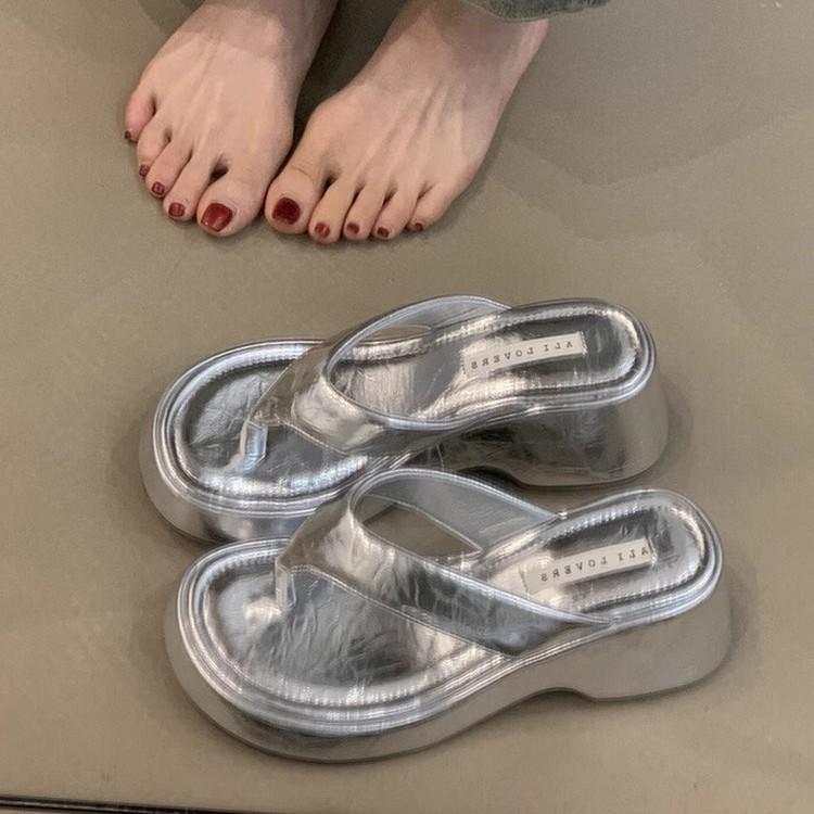 Soft leather version! Niche design pink leopard print flip-flops for women, thick-soled heightening beach sandals for spring and summer women