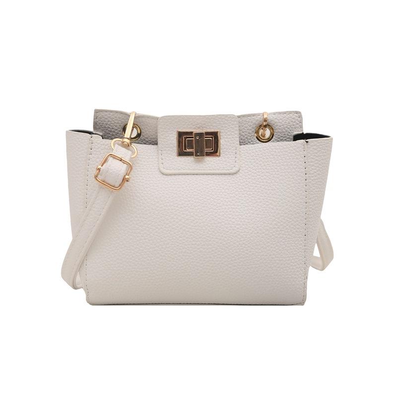 Ретро сумка через плечо с замком простая однотонная с узором личи сумка-мессенджер через плечо новая женская сумка 2025 года с персонализацией белый 1980₽