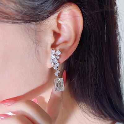 Huitan Moderne Modische Damen Hängeohrringe Voll mit Kristall Zirkonia Luxus Trendige Hochzeitsohrringe Damenschmuck