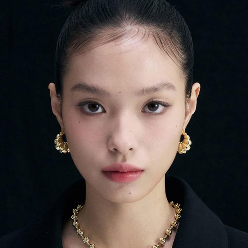 

comelico atelier Croissant Hoop Earrings (L) Silver (18K platinum plated)