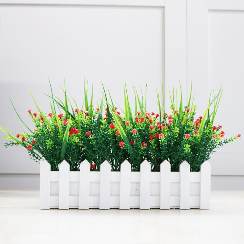 Arrangement de Pothos, Herbe Artificielle et Fleurs en Soie pour la Décoration de la Maison