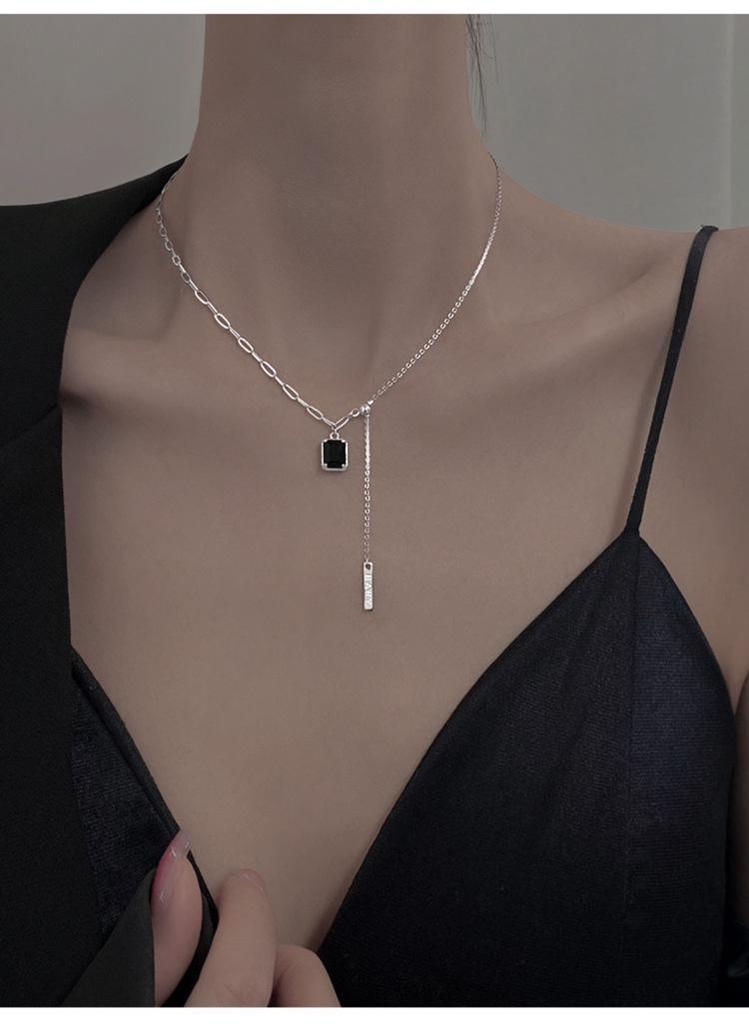 Black Diamond Square Pendant Tassel Necklace - Stylish Women's Luxury Design, Versatile Clavicle Chain Gift for Girlfriend.