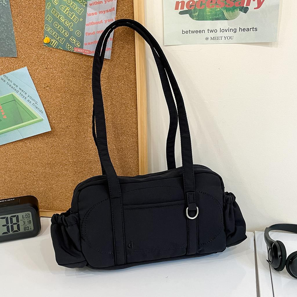 Niche Design Casual Simple Personality Fashion Pillow Bag Autumn New 2025 Trend Women Texture Shoulder Bag