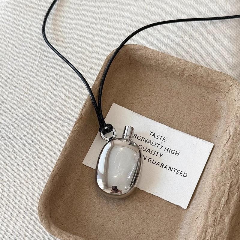 Moderner Schmuck Elegantes Temperament Metall Kessel Anhänger Halskette für Frauen Schlichtes Design Accessoires