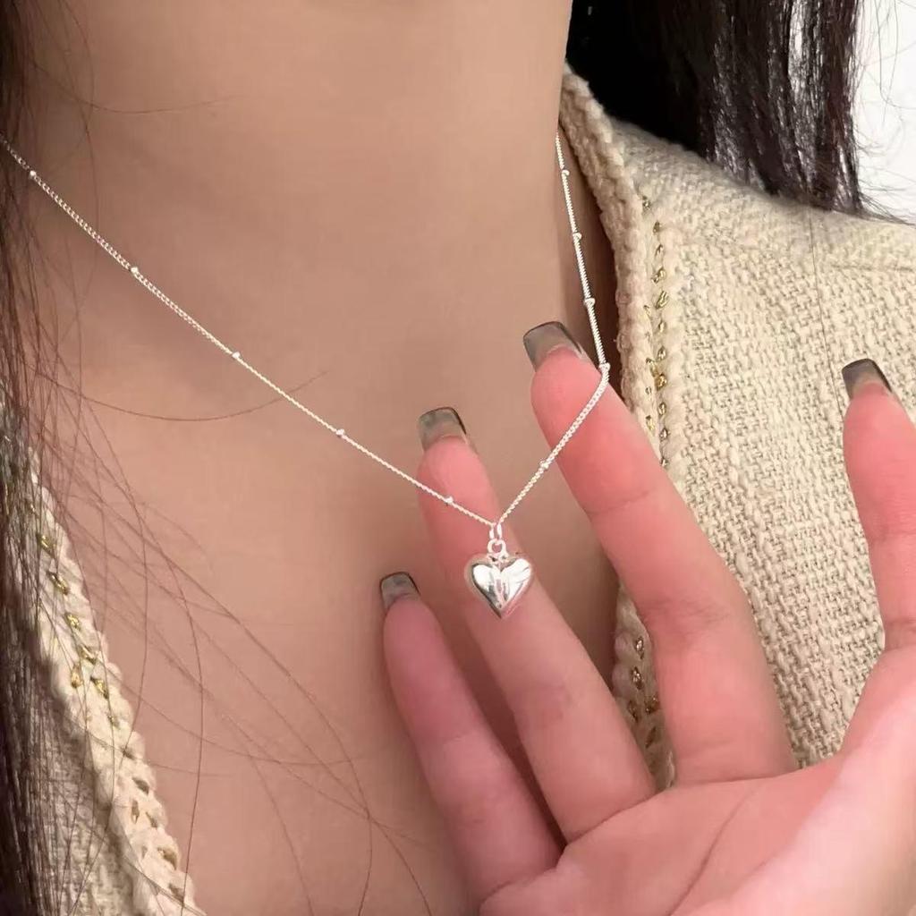 Collier Amour Design de Niche Coréen pour Femmes - Ne se Décolore Pas, Chaîne de Clavicule Polyvalente de Luxe Léger