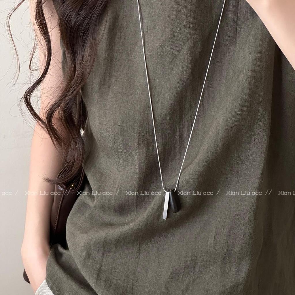 Women's Retro Geometric Pendant Necklace: Long Sweater Chain & Versatile Choker