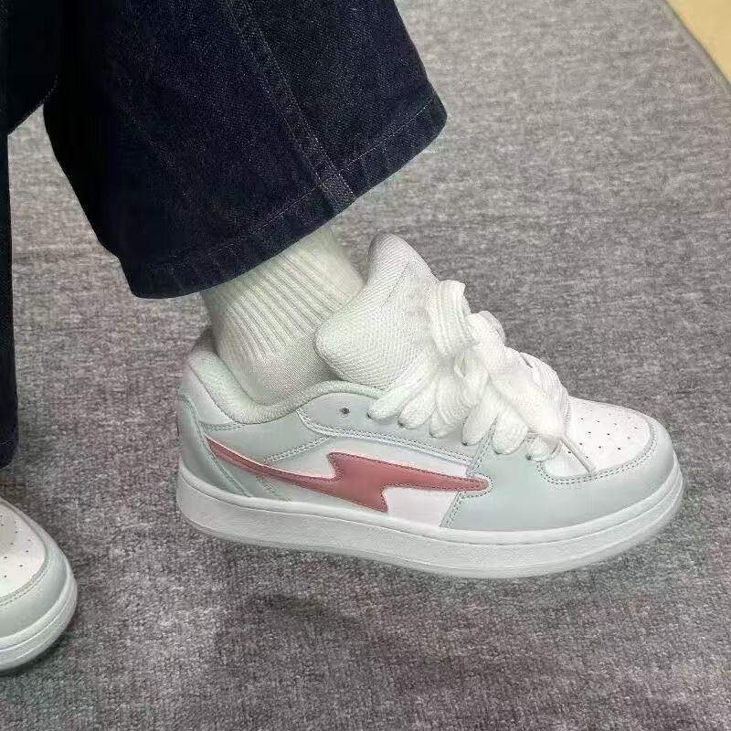 

2025 spring little white shoes women s shoes new autumn niche casual sports shoes thick sole heightening versatile board shoes 40