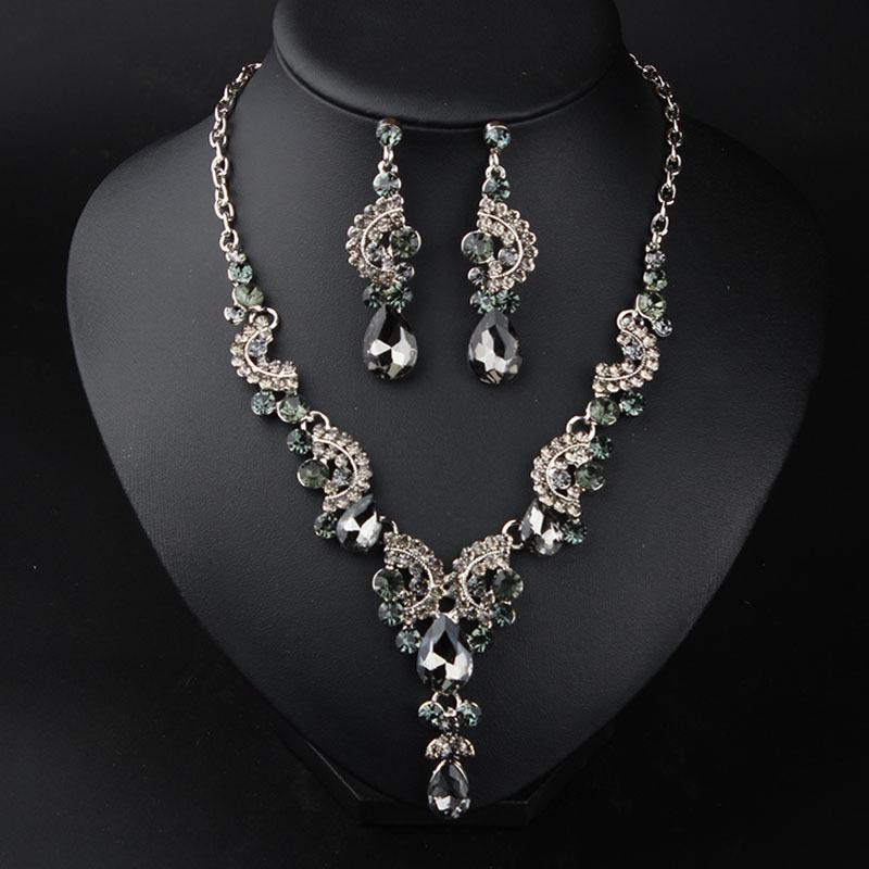 Versatile Crystal Clavicle Necklace Earrings Set Simple Dress Women'S Jewelry