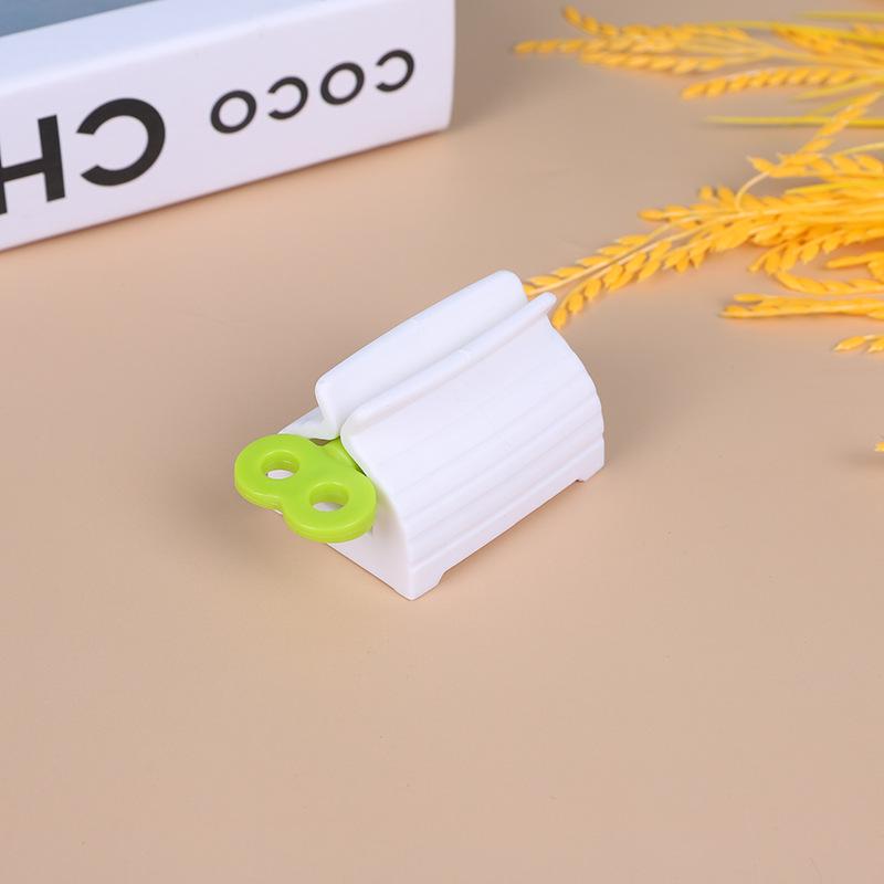 

Ленивый детский выдавливатель зубной пасты и очищающего средства для лица зелёный