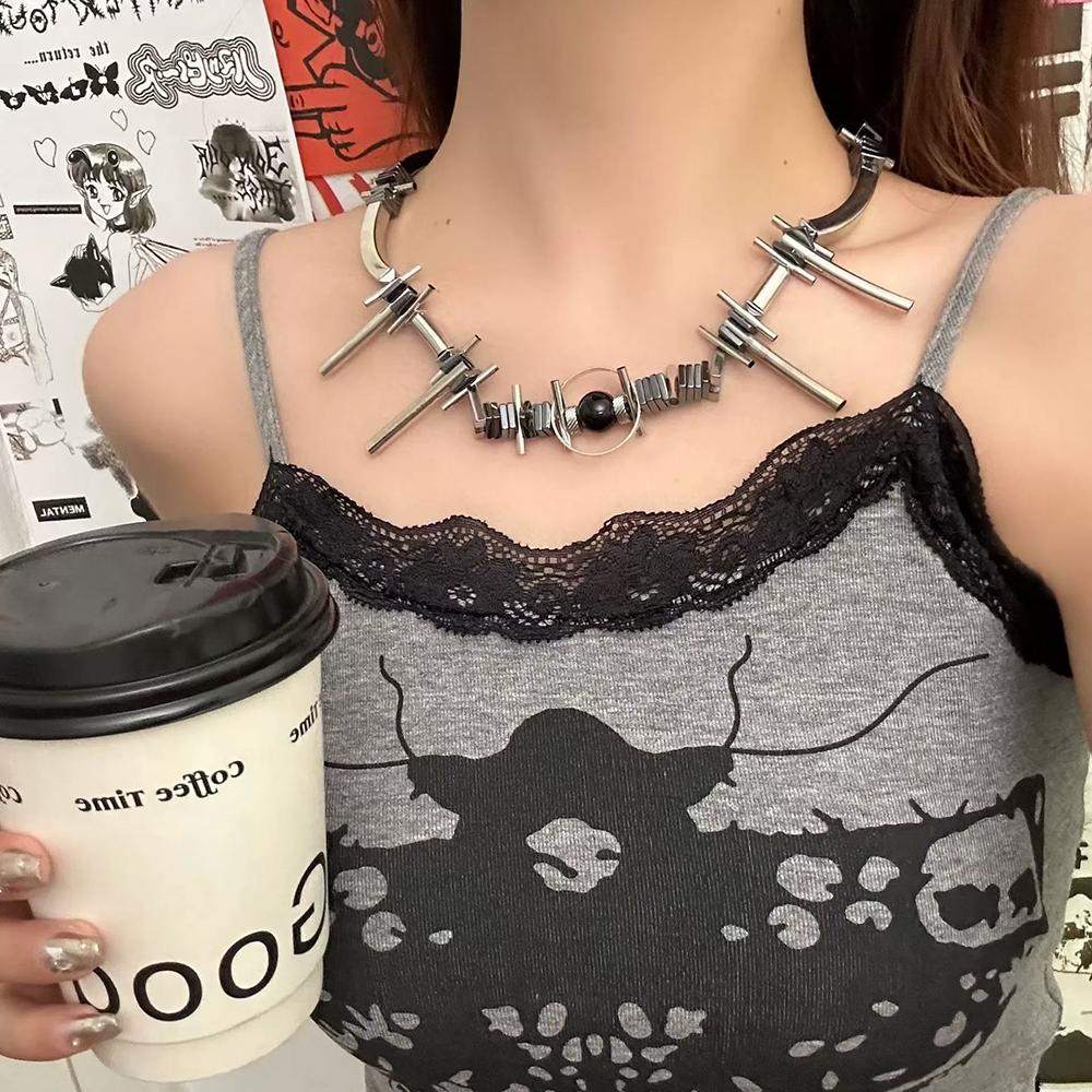Dark Cyberpunk Style Irregular Titanium Steel Necklace High Fashion Cool Choker Fashion Neck Accessories For Men And Women