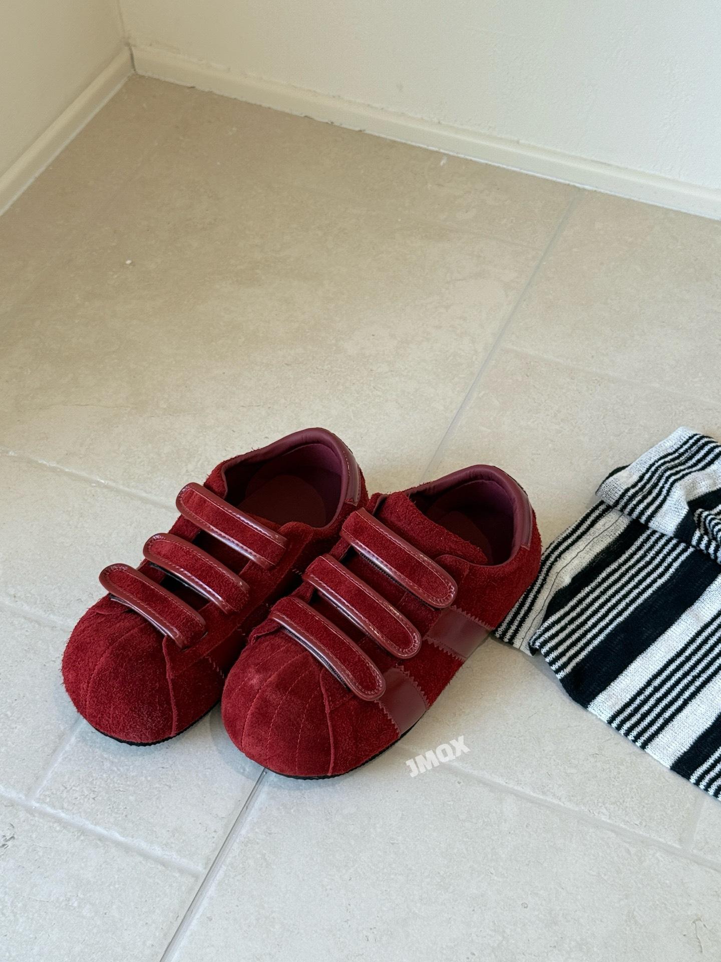 

Нишевые ретро туфли на липучках женские 2025 новые мягкая подошва внутренняя высота увеличение повседневная обувь универсальная модная одинарная обувь 39 красный