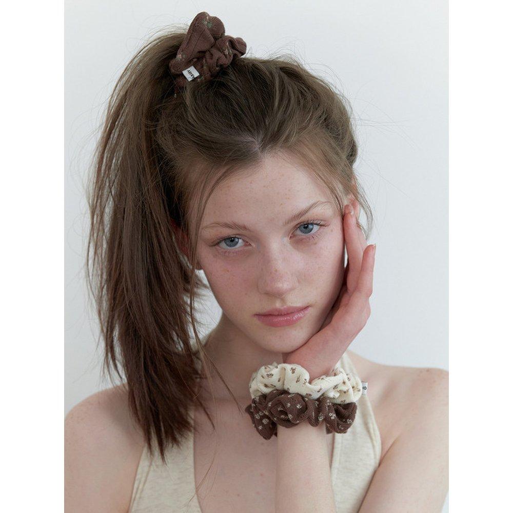 

[3 шт.] Мини-скранч с люверсами и цветком - Брауни