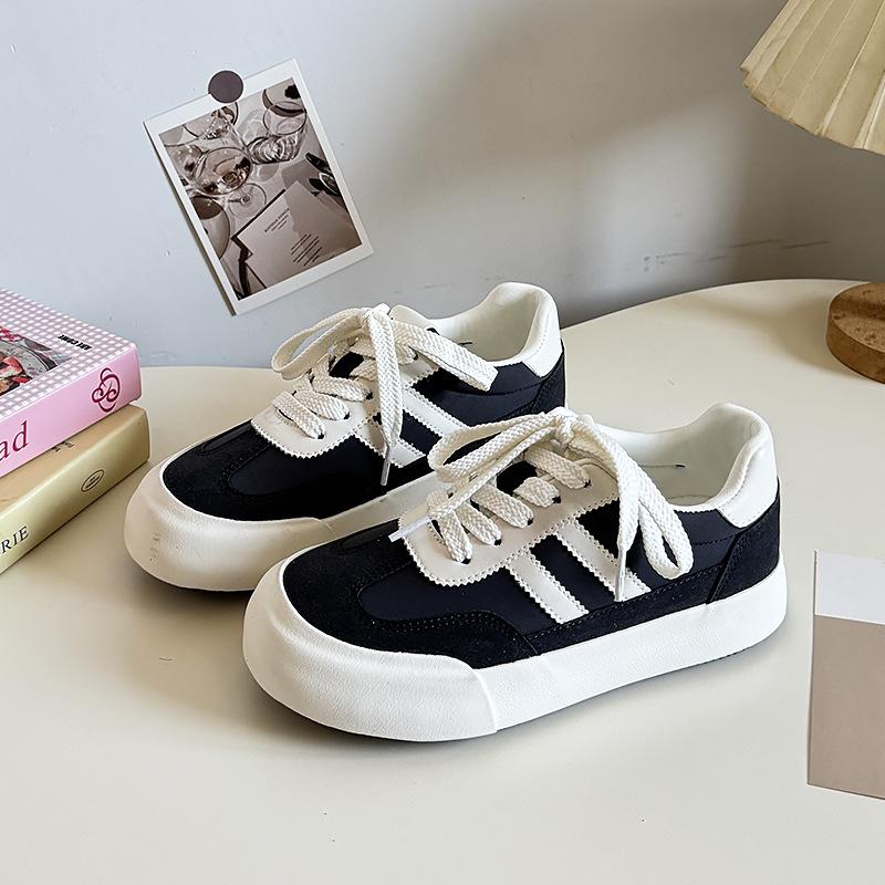 Fashion 2025 Hong Kong Style Vintage Flats hoes Ladies Agan Shoes Thick Platform Shoes Breathable Shoes Leisure Minority Agan shoes