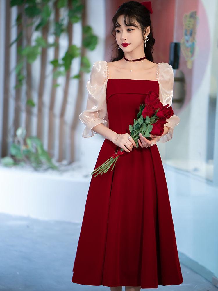 Robe d'été formelle courte haut de gamme couleur bordeaux - Tenue de toast ou tenue quotidienne pour la mariée 2025