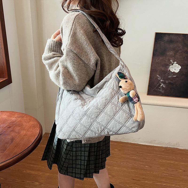 Winter new messenger bag student large capacity casual fashion simple shoulder bag outdoor commuter underarm tote bag