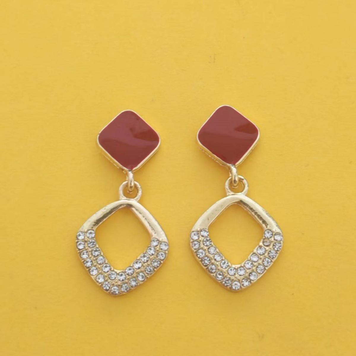 Korean Style Rhinestone-Inlaid Women s Square Earrings: Elegant, Fashionable, Versatile Danglers