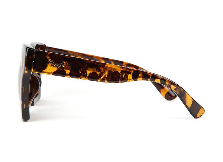 Sodamon Horn-Rimmed Sunglasses Fashion Black Sunglasses Mirror Sunglasses Ht602-C02
