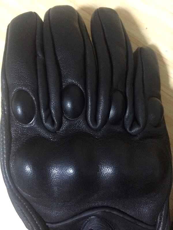 RW 1701 Knight Racing Gear: Breathable, Wear-Resistant Off-Road Motorcycle Gloves with Protective Shell.