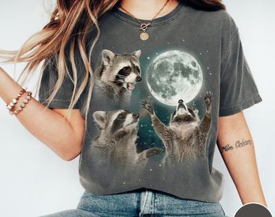 Racoons Howling At the Moon Shirt, Racoon Meme T-Shirt, Funny Shirt, Vintage Tee, Retro Shirt, Unisex Shirt, 3 Raccoons, Comfort Colors Shirt