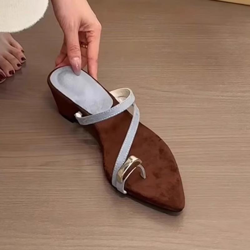 Spot second hair! Sleeve toe word with thick heel slippers women wear gentle pointed toe wedge heel sandals in summer women