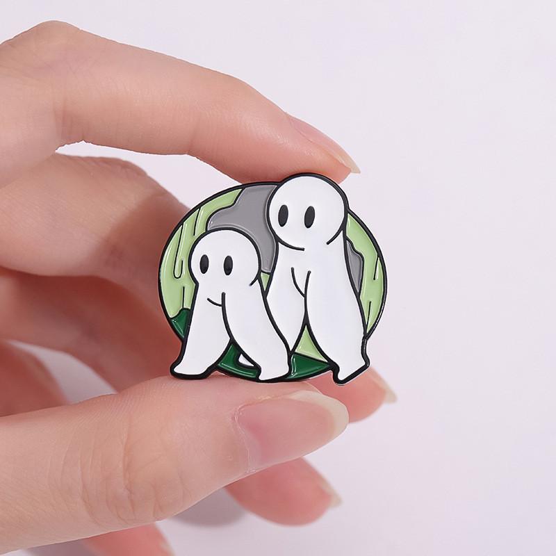 Cute And Playful White Ghost Cartoon Brooch Unisex Design Perfect For Fashion And Gifts