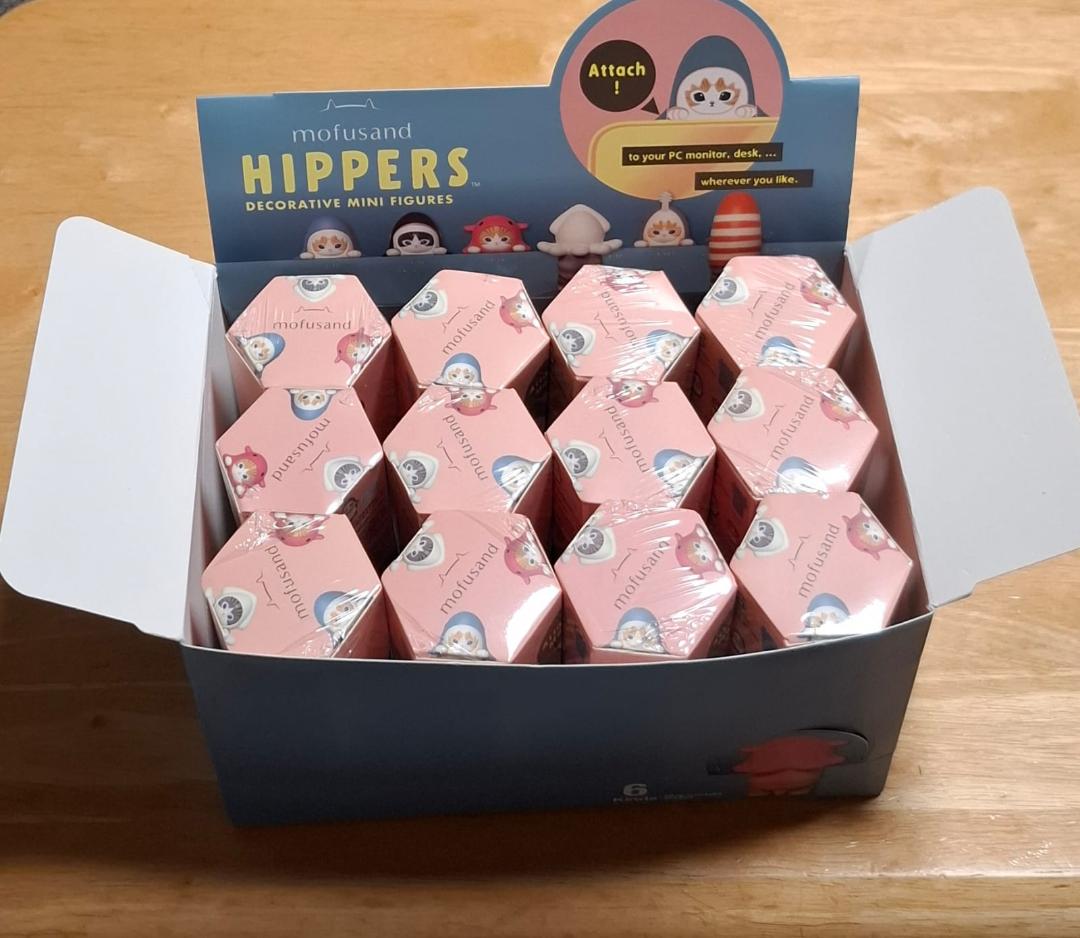 

[Б/У] Цена снижена: Запаянные в пленку Mofu Sandwich Shark Hippers 12 штук