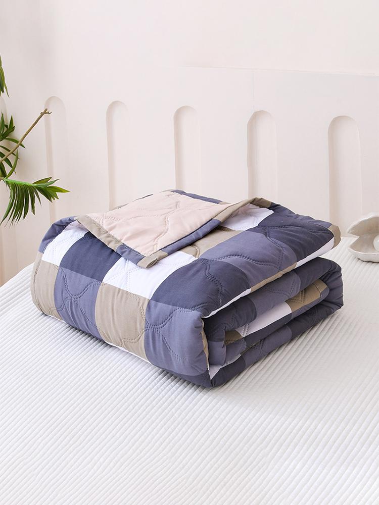 Lightweight Cold Blankets Breathable Cooling Blanket Washable Cooling Comfort Quilt for Hot Sleepers and Night Sweats