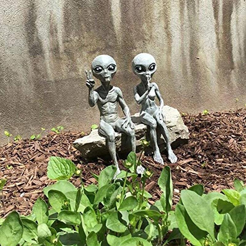 1Pcs Space Alien Statue Skeleton Decompression Gifts Skull Model Body Figure Toy Garden Figurine