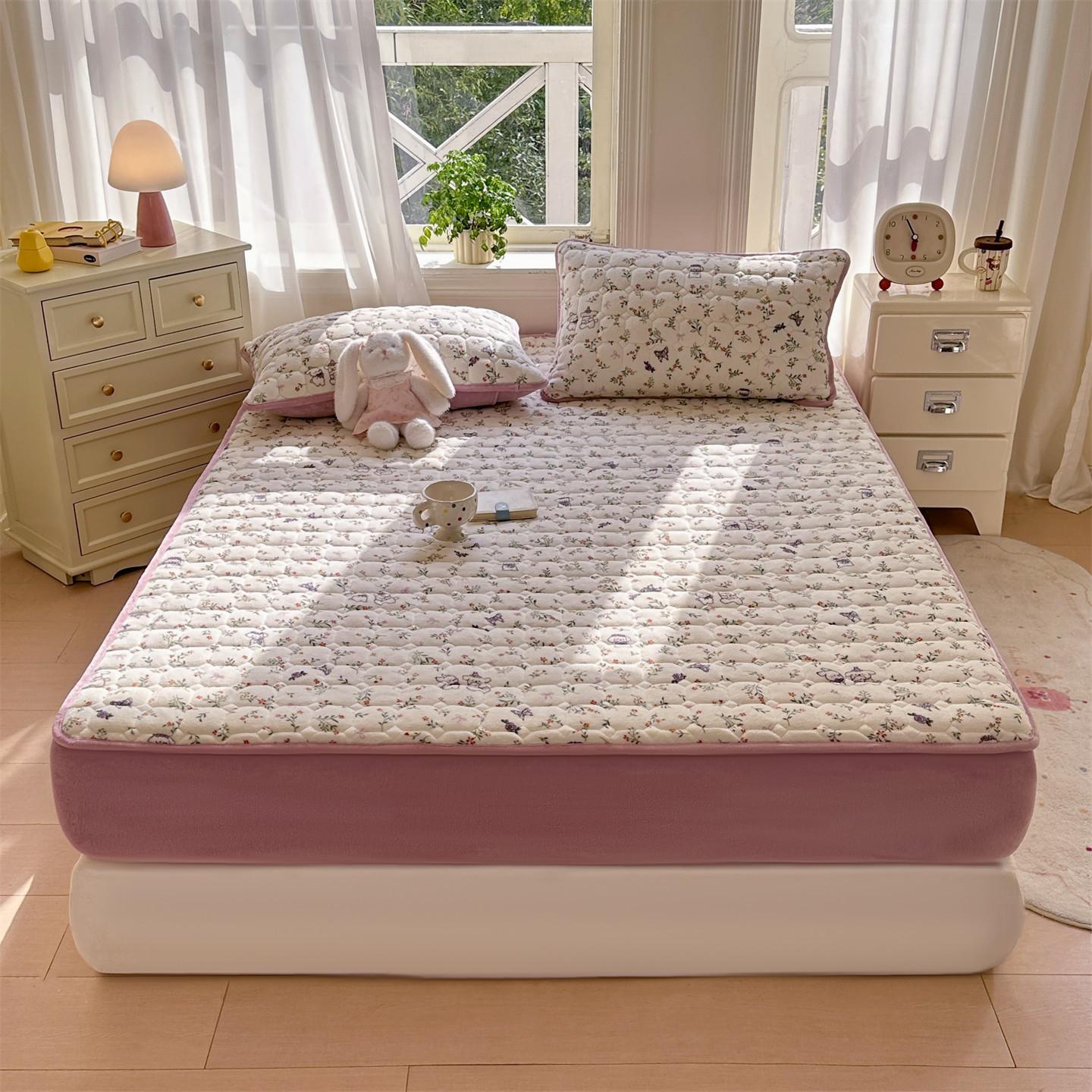 Milk Velvet Quilted Bed Sheet Single Piece All-inclusive Plus Velvet Mattress Protector Coral Velvet Bed Cover New Winter 48 * 74cm pillowcase pair