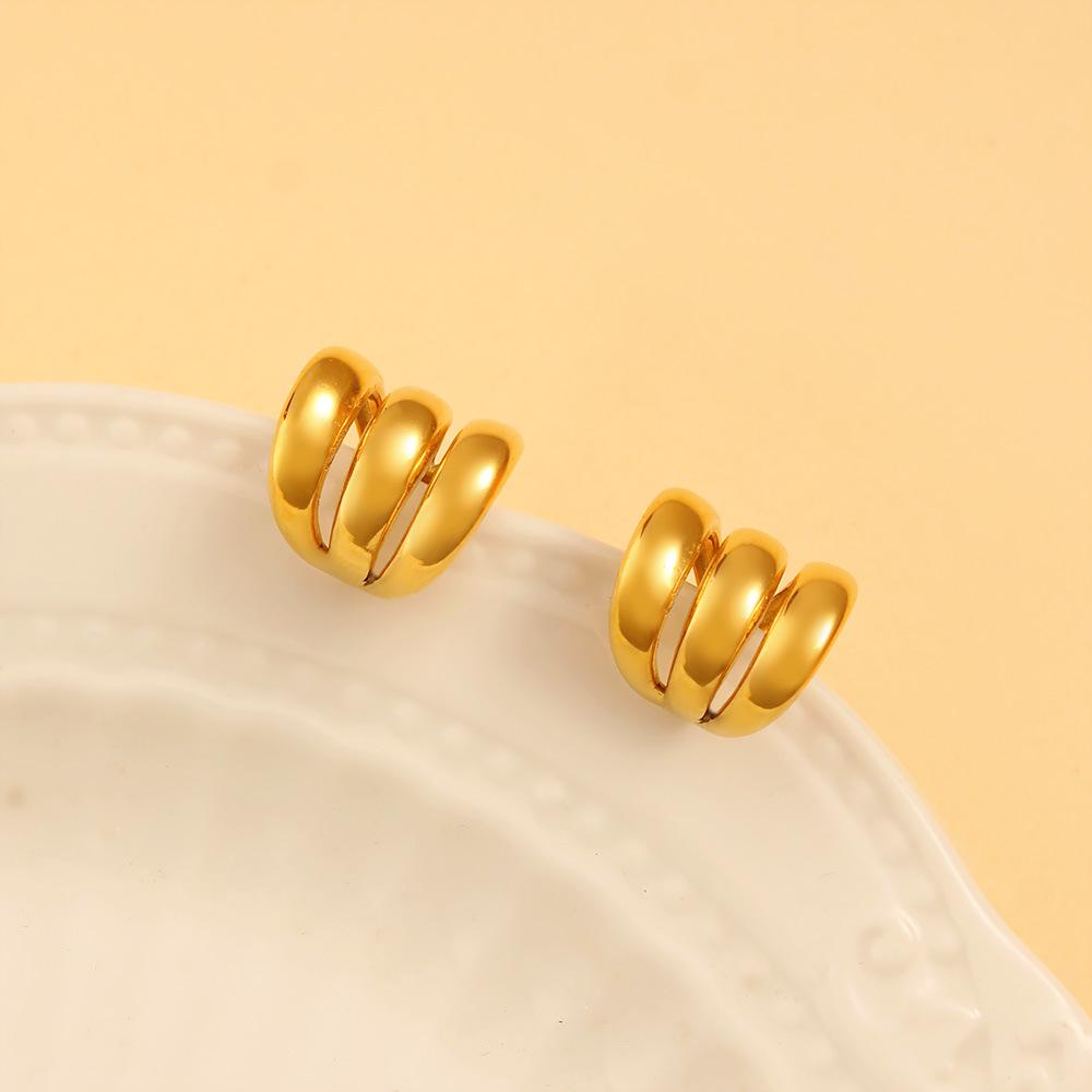 Korean Style Stainless Steel C-Shaped Earrings: Simple, High-End Wide Surface Studs for Women