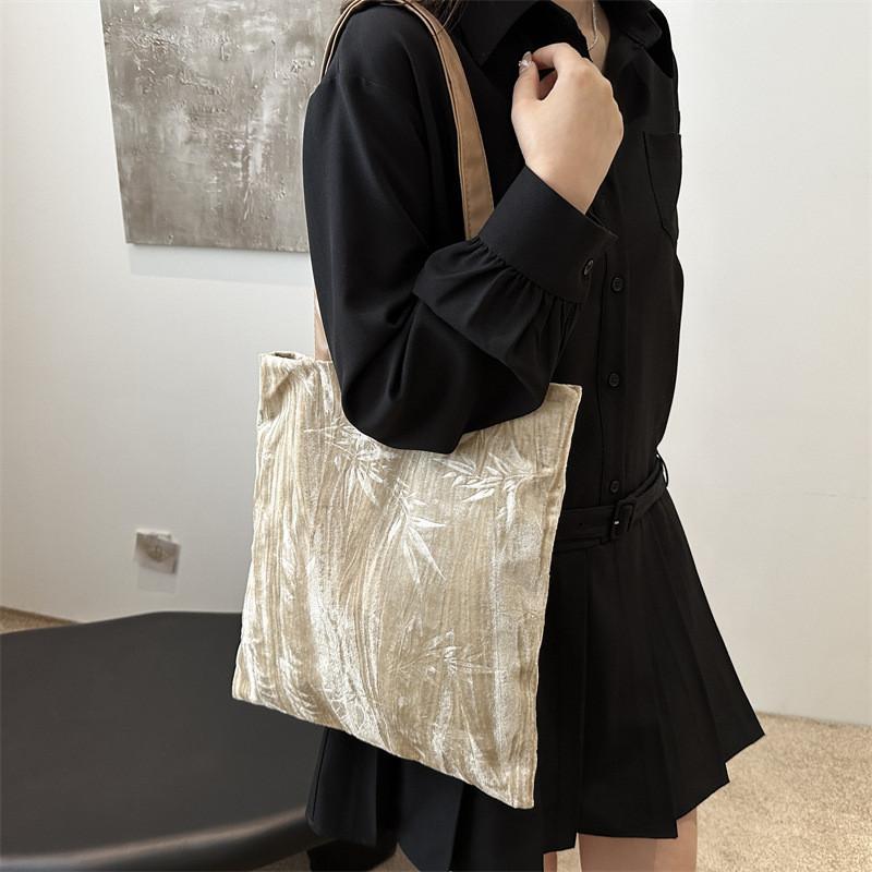 Stylish Commuter Shoulder Bag Fashionable Large Capacity Tote Bag For Women