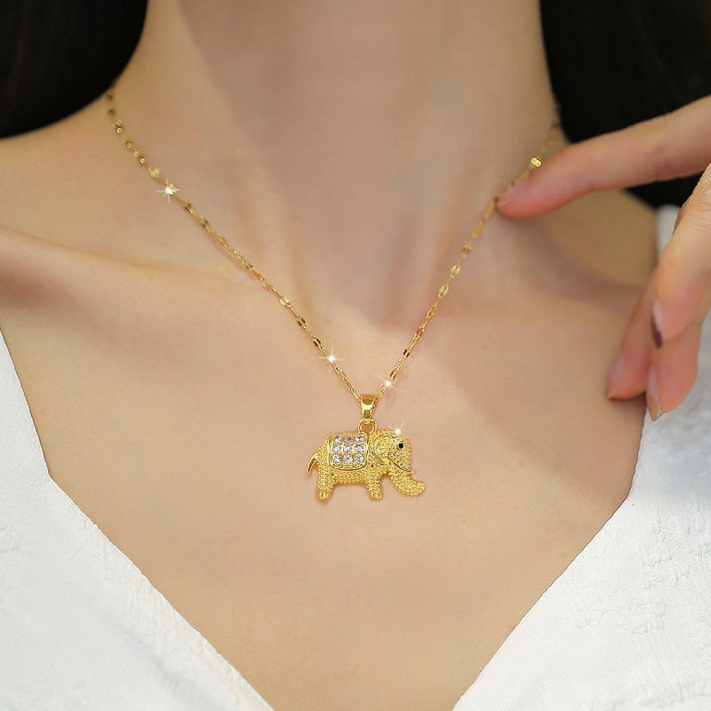Titanium Steel Bullish Light Luxury Banquet Wedding Necklace Women'S Versatile Collarbone Chain Titanium Steel Chain