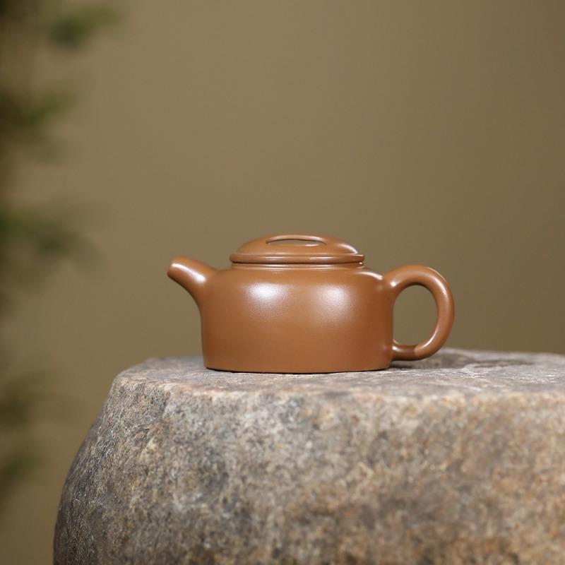 

270ml Aesthetic Yixing Purple Clay Teapots Handmade Cattle Lid Lotus Seed Pot Raw Ore Gold Zhu Mud Kettle Zisha Tea Set Tea Gift