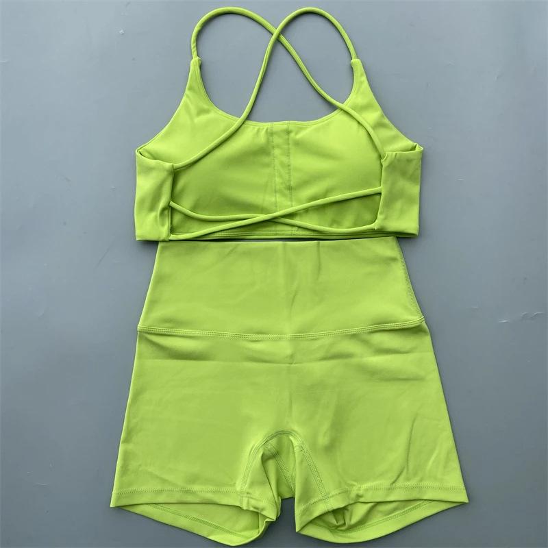 

Женский комплект для йоги в стиле ню: Мягкие, облегающие шорты и топ с вырезами и перекрещенной спиной Large