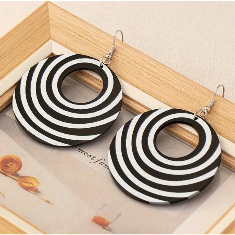 Изысканная1 пара персонализированных минималистичных черно-белых круглых сережек с принтом для женщин, подходит для повседневной носки