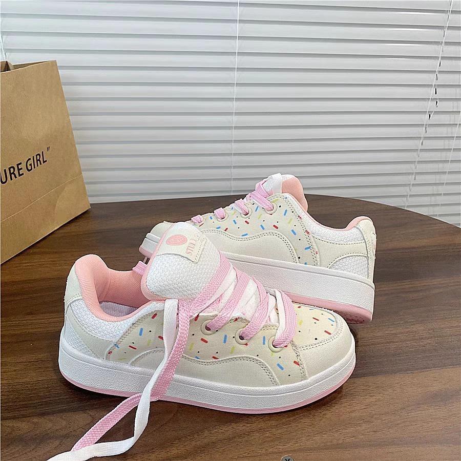 Korean version of dopamine bread shoes female cute platform versatile casual board shoes 2025 spring new student white shoes