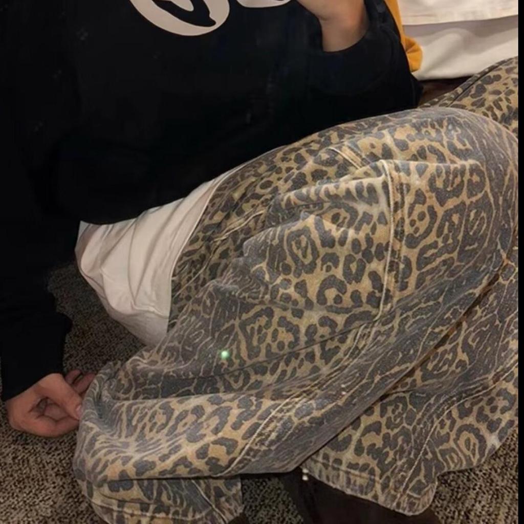 Calças Jeans Unisex Americanas Retrô com Estampa de Leopardo de Pernas Largas