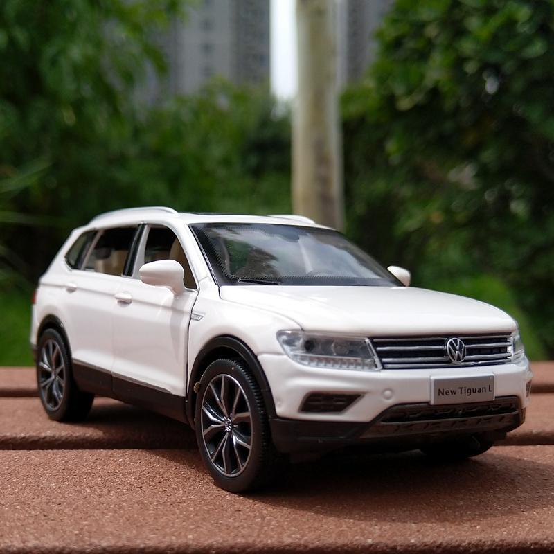 

1:32 Tiguan SUV Alloy Cast Toy Car Model Sound and Light Children s Toy Collectibles Birthday gift