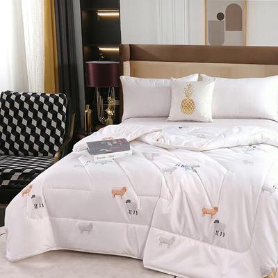 Royal Bedroom Polyester Fiber Quilt