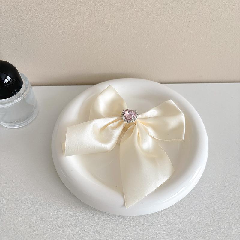 

1 шт. Страз Бант Подушка безопасности Подставка для мобильного телефона Шикарный Чехол для телефона для девочек DIY Украшение Портативный Милый Часы ТВ Ленивый Кронштейн бежевый