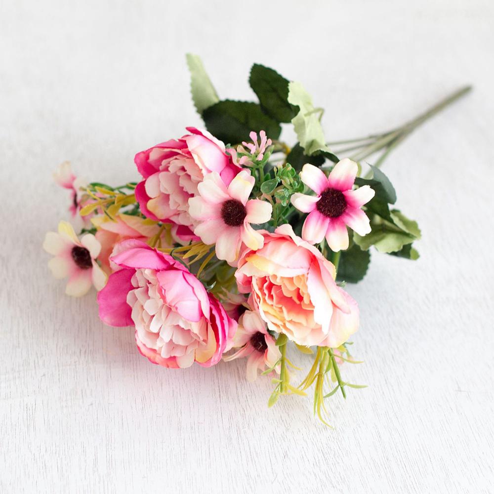 

1 пучок пионов в европейском стиле, имитация ромашки