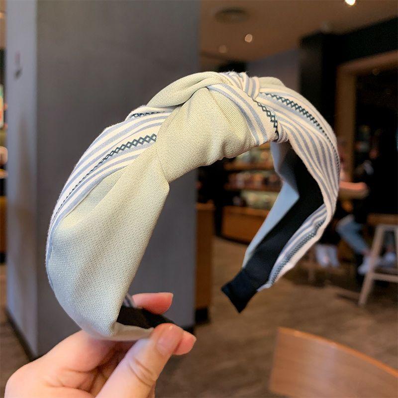 Striped yellow headband for women, versatile for outdoor face washing, simple Korean style headband, wide edge pressed hairpin, retro style