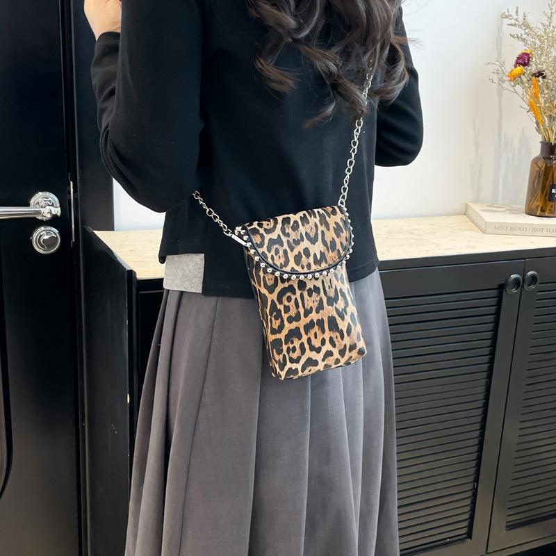2025 Spring and Summer New Texture Leopard Print Rivet Shoulder Messenger Bag Chain Flip Small Square Bag Women's Fashion Bag Factory