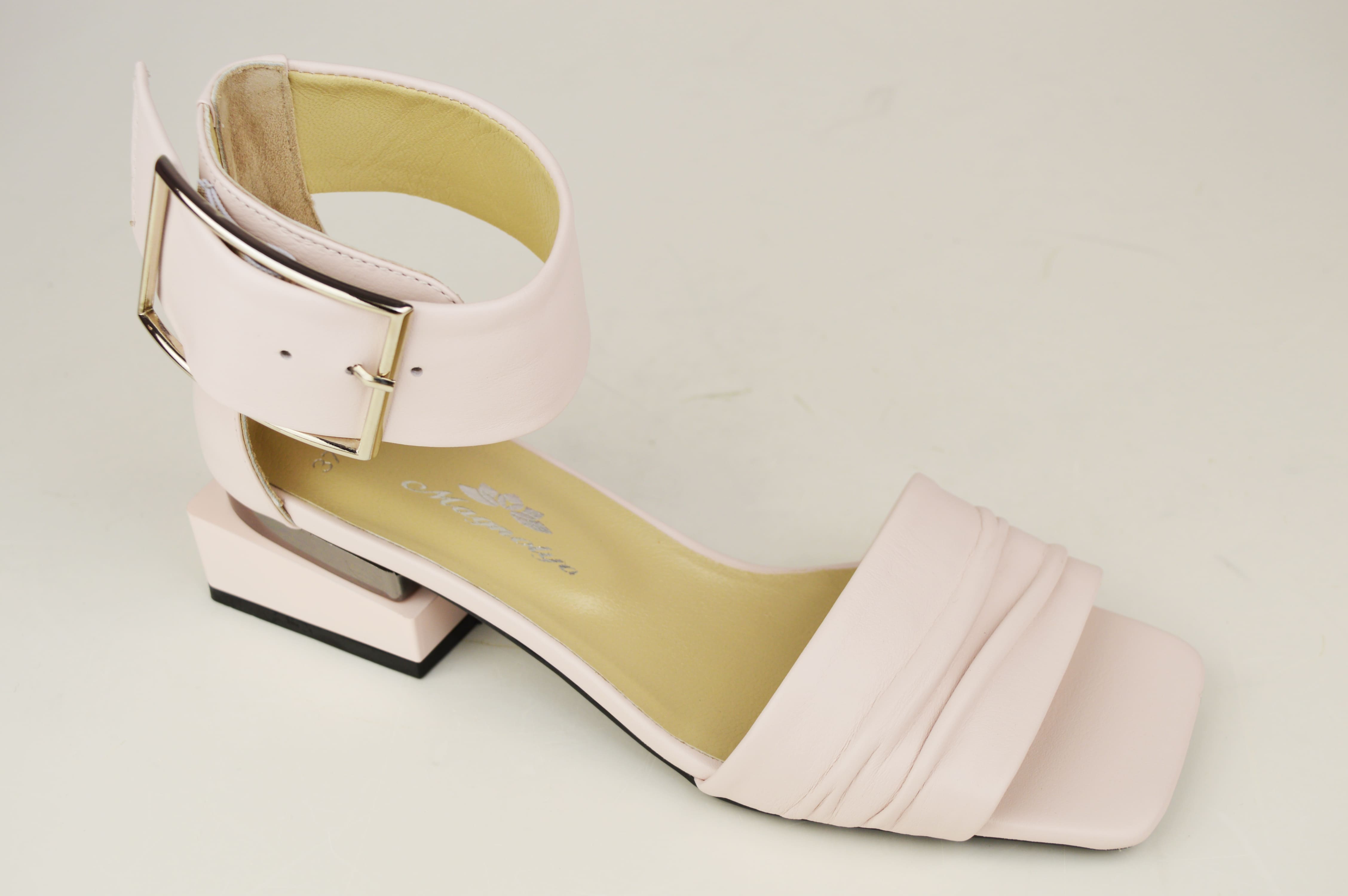 

Босоніжки з широкою пряжкою Magnolya 2878 36 Пудра шкіра baby рожевий колір