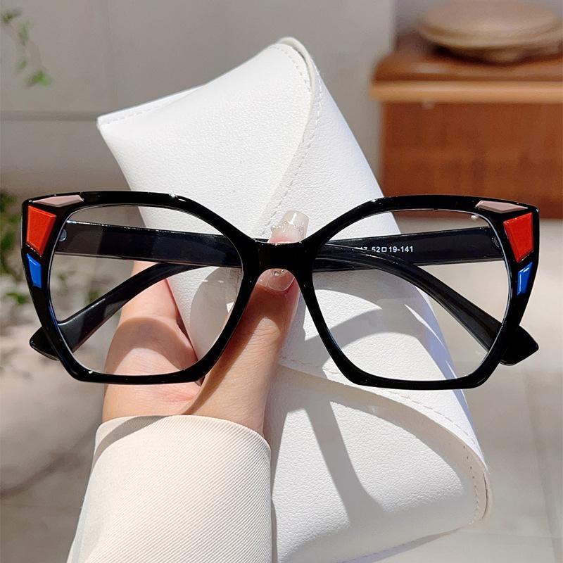 

Personalized High-definition Anti Blue Light Glasses with Stylish Contrasting Square Frames for Women s Versatile Flat Lenses чорний