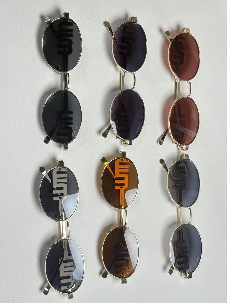 2025 Stylish Oval Frame Sunglasses with Inlaid Diamonds - European & American Fashion Small Frame