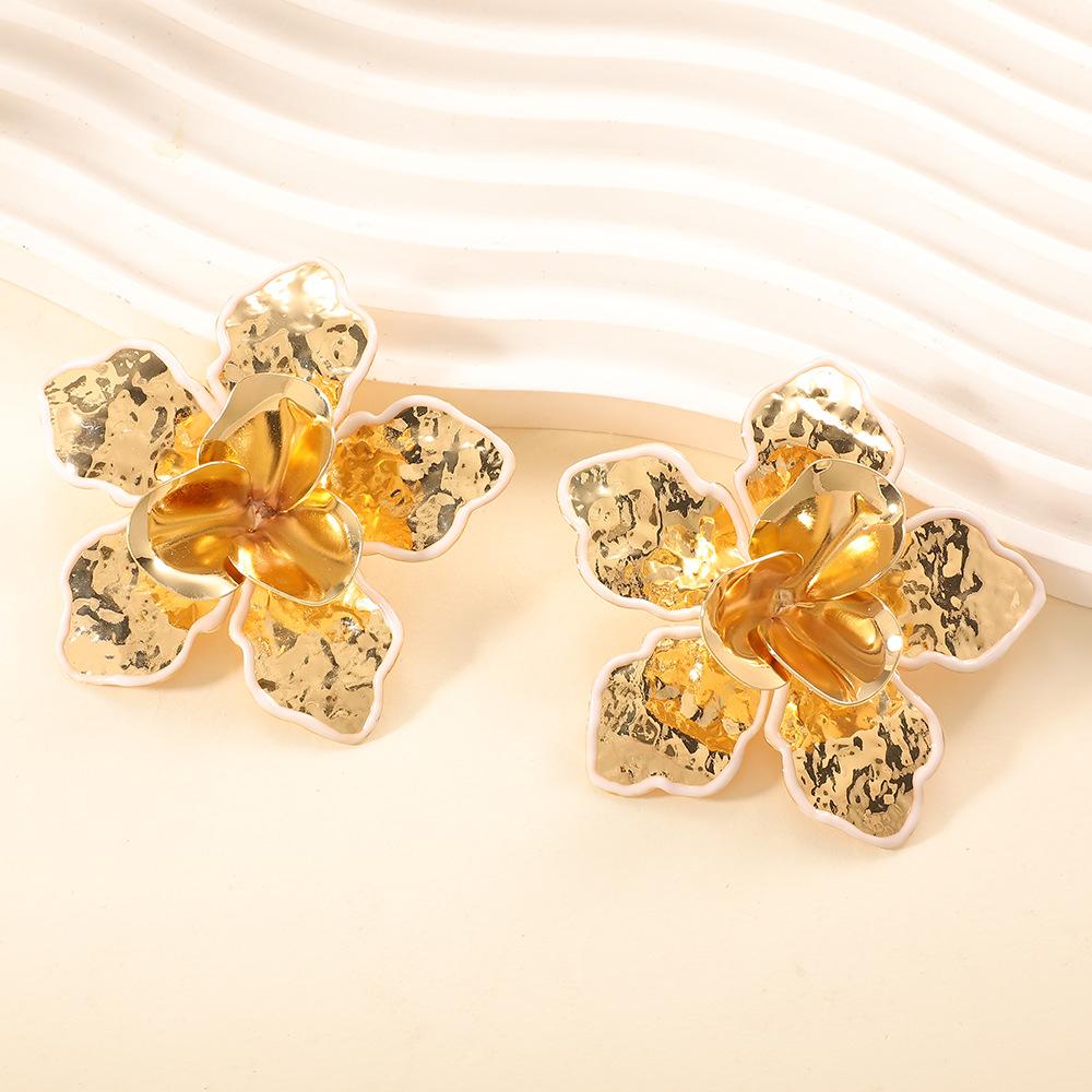 European and American temperament exaggerated metal fold three-dimensional stroke dripping oil flower earrings fashionable light luxury stud earrings