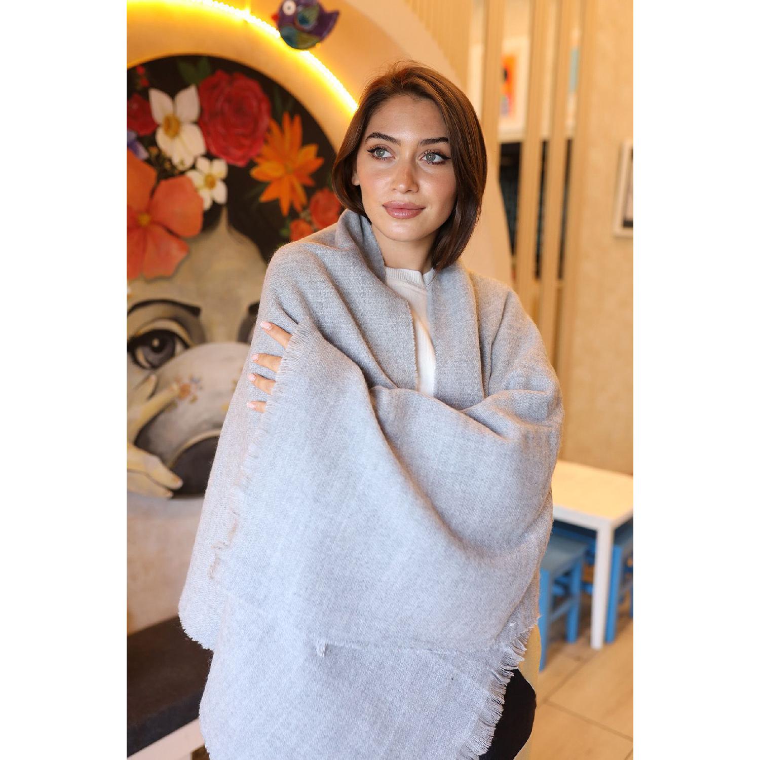 

Soft Textured Thick Plain Scarf Shoulder Shawl 70x180 Cm 1206 Gray серый