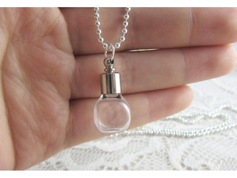 

Ожерелье-флакон для духов из стекла с подвеской 6 мм и подвеской-амулетом в виде бутылочки для желаний с завинчивающейся крышкой